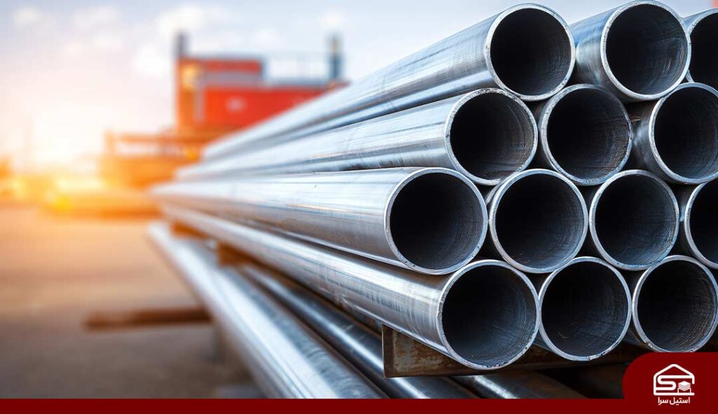لوله استیل از آلیاژ ضدزنگ تولید می‌شود و در صنایع غذایی، نفت و گاز، و تاسیسات کاربرد دارد